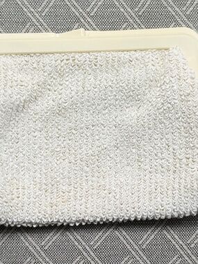 Carpet Bags of America Vintage Ivory Woven Rafia Clutch w Kiss Lock Frame 1960's